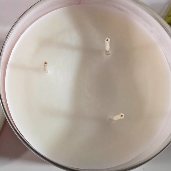 White Barn Champagne Toast 3-wick Candle NEW with Tag - Picture 2 of 3